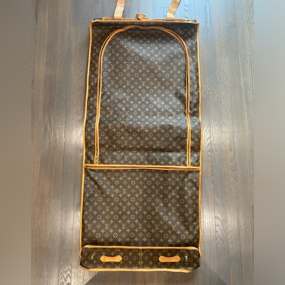 Louis Vuitton Monogram Garment Cover M23522 - Picture 4 of 12